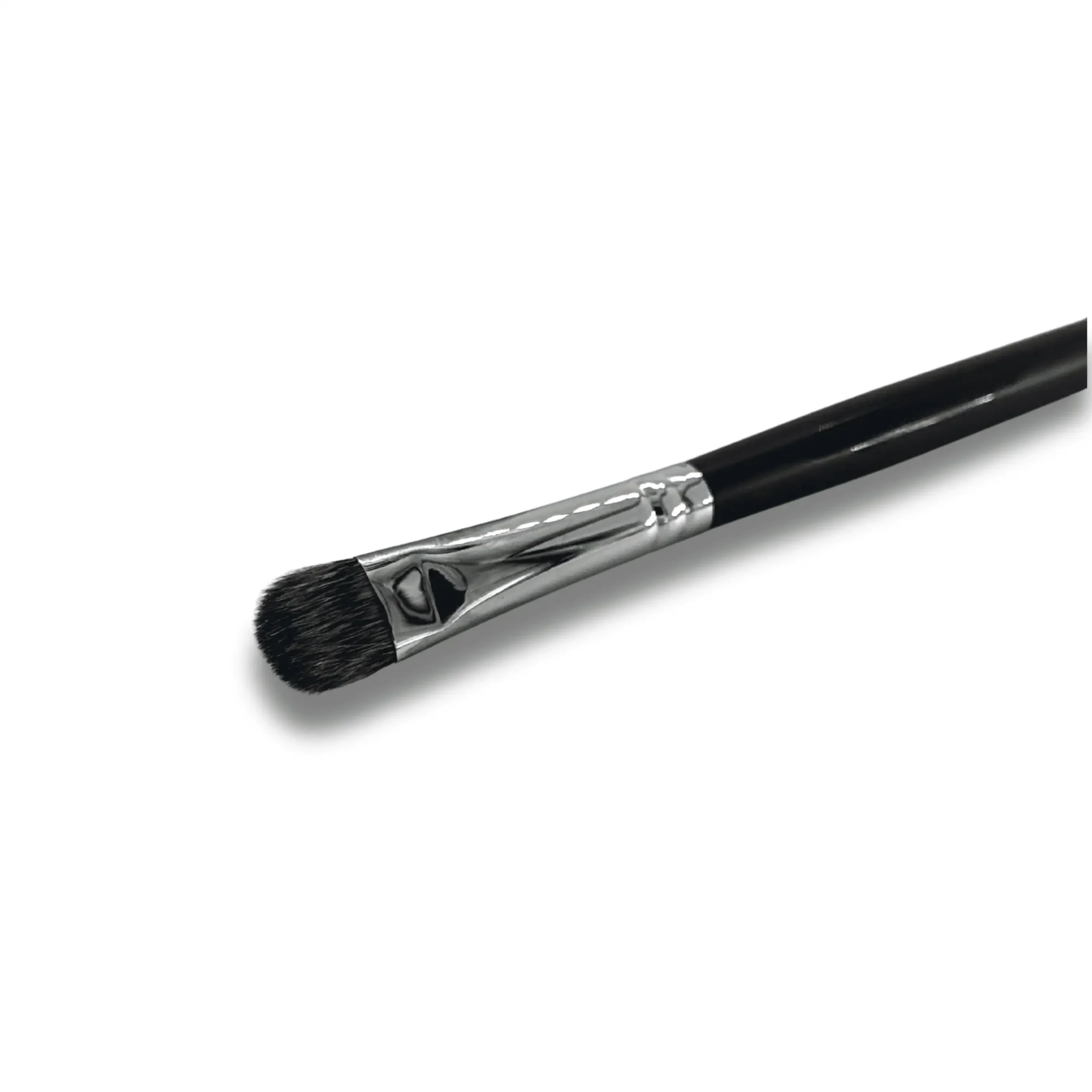 MUB025 soft eyeshadow brush with ergonomic handle